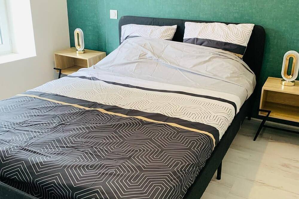 2-bedroom house with jacuzzi for up to 4 people with family and friends in Trémeur, Región de Dinan