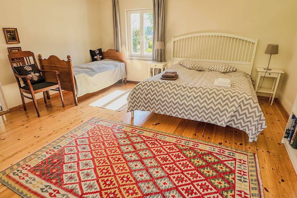 Idyllische Lage - Ferienhaus für Familien mit Hund 1 Std. vor Berlin am See. in Neuruppin, Ruppiner Seenland