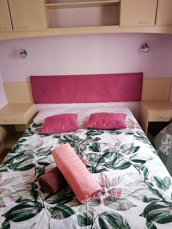 Camping pour 6 personnes, avec Balcon et Terrasse ainsi que Jardin et Vue dans l' Eure - 4
