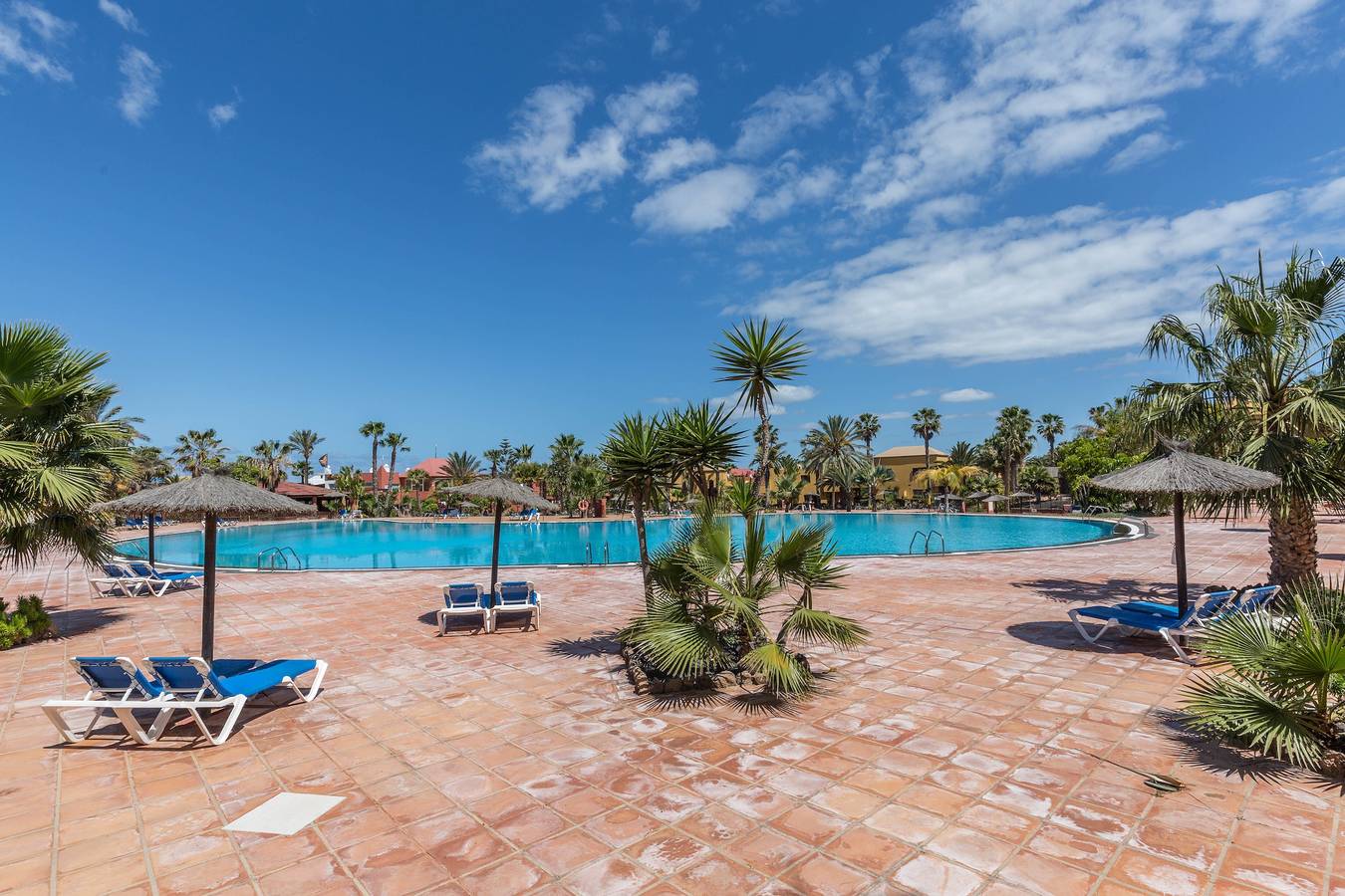 Ganze Wohnung, Ferienwohnung 'Fuerteventura Apartments Herbania' mit Bergblick, Pool & Wlan in Oasis Tamarindo, La Oliva