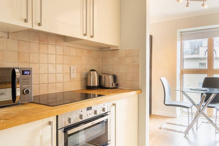 Ganze Wohnung, Ferienwohnung für 4 Personen mit Balkon in Dundrum ED (1911), Dún Laoghaire-Rathdown