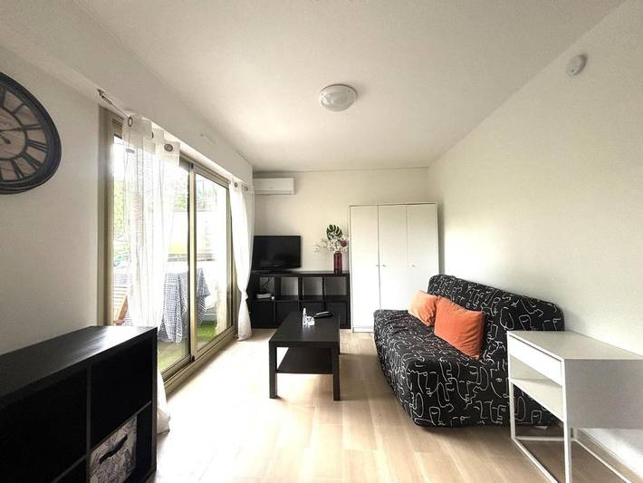 Appartement de vacances pour 4 personnes, avec jardin ainsi que terrasse et piscine