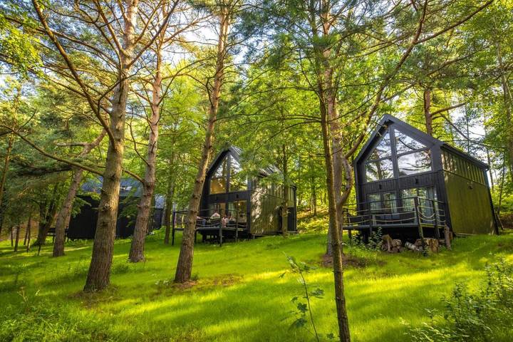 Ferienwohnung für 6 Personen, mit Ausblick und Pool sowie Sauna und Garten, mit Haustier