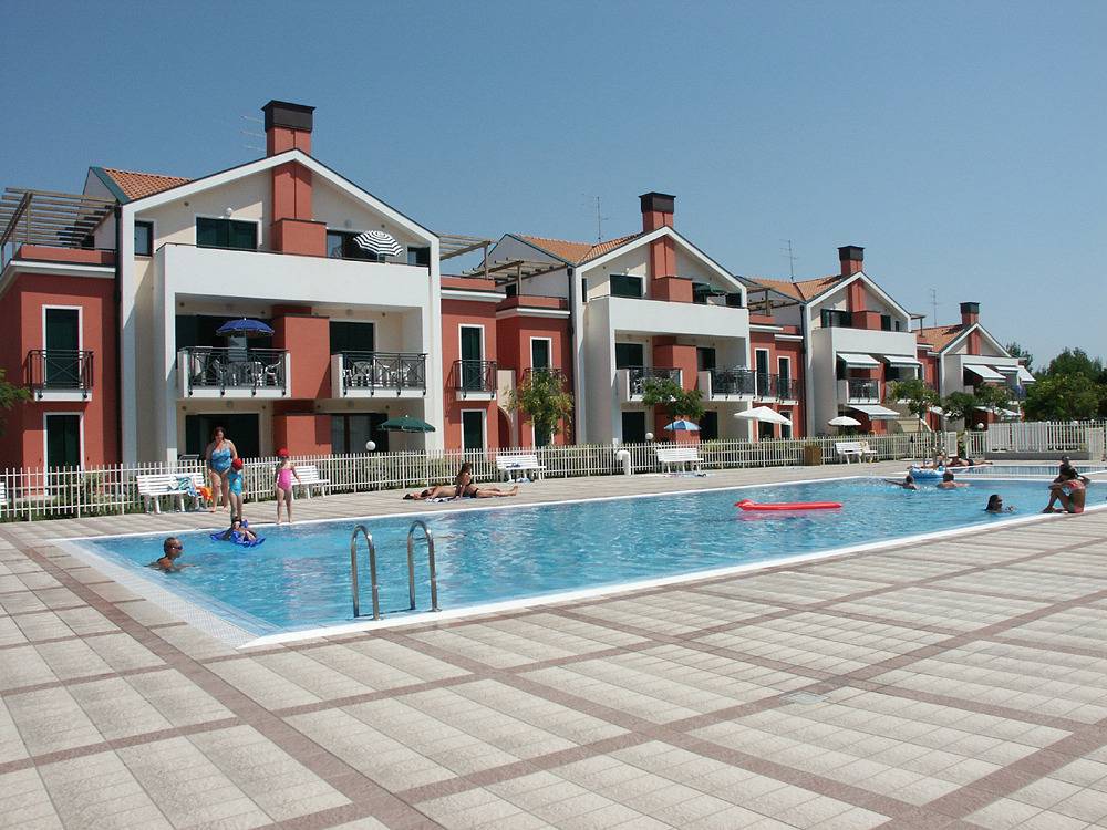 Entire holiday apartment, Holiday apartment mit Pool  in Lido di Jesolo, Venice Province