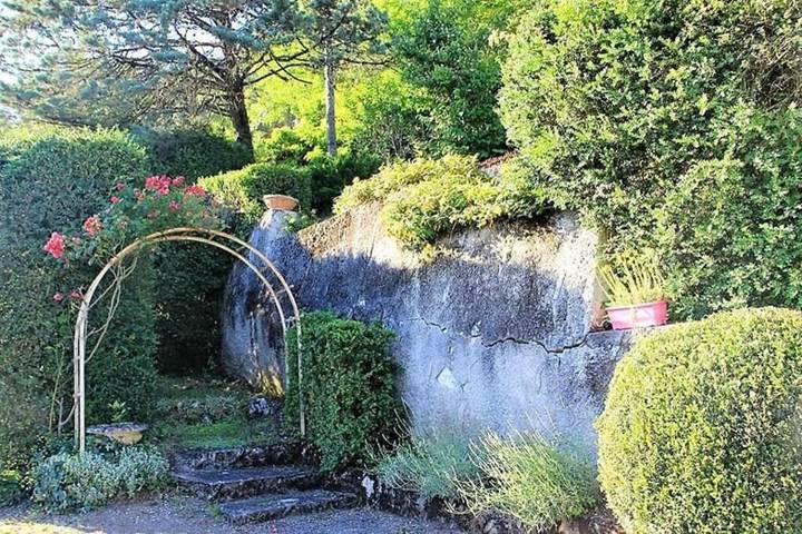 Location de vacances pour 10 personnes, avec piscine ainsi que vue et jardin à Peyrillac-et-Millac - 4