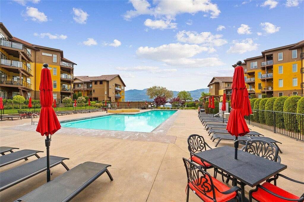 Ganze Wohnung, Casa Laguna! Lakefront Condo With Pool & Hot Tub. in West Kelowna, Crystal Mountain