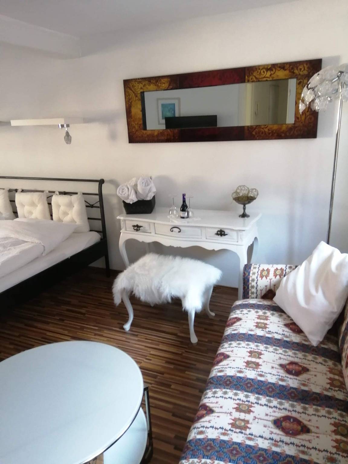 Apartment 'Doppelzimmer' with Shared Terrace and Wi-Fi in Oberursel, Hochtaunuskreis