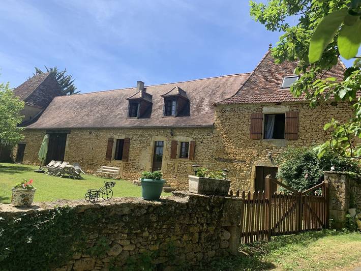 Cottage for 4 people, with pool and garden in Dordogne