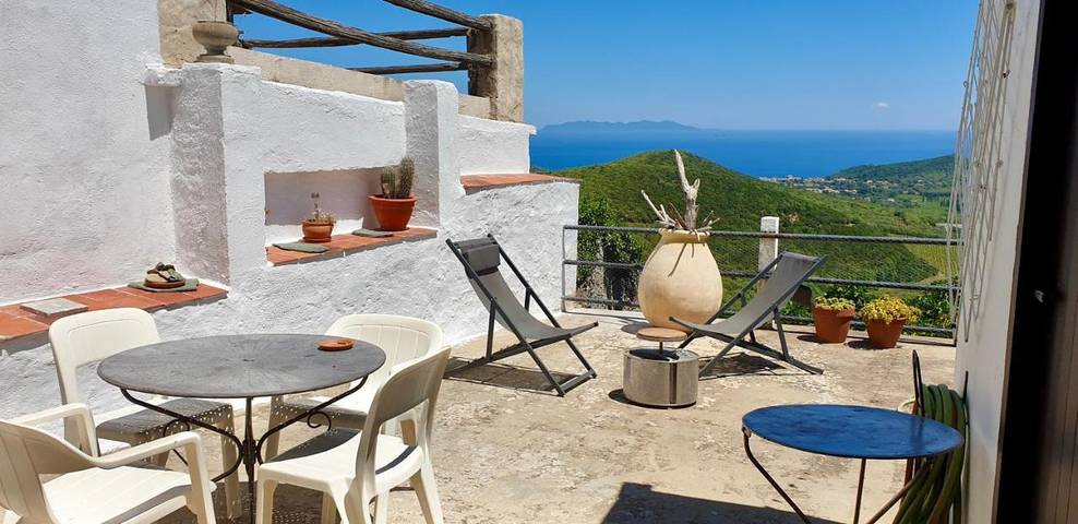 Ferienhaus für 4 Personen, mit Ausblick und Terrasse - 1