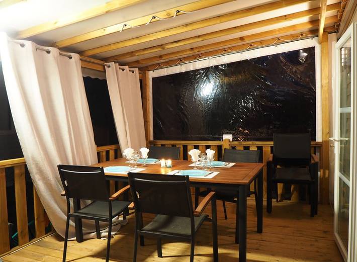 Gîte pour 6 personnes, avec jardin ainsi que terrasse et piscine