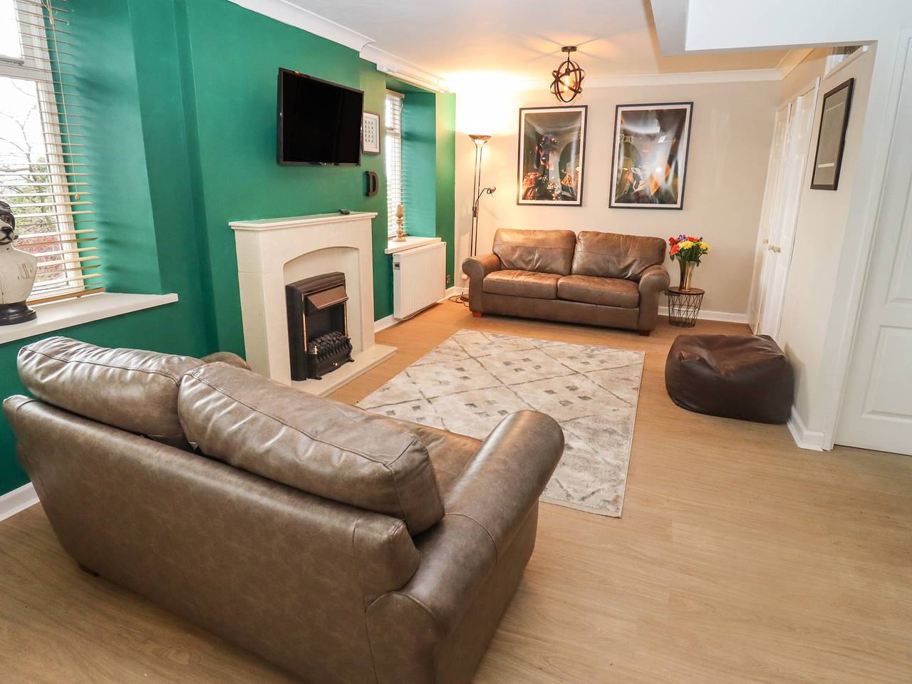 Entire apartment, The Grooms in Gloucestershire