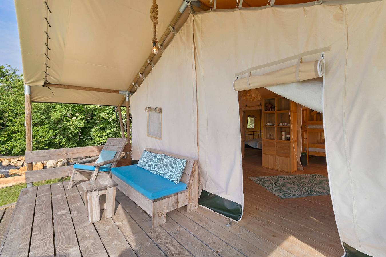 Tente Safari Prestige avec Climatisation, Piscine Partagée, Terrasse Privée et Wi-Fi in Paulin, Périgord Noir