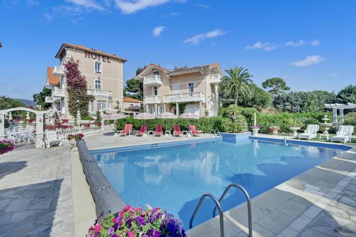 Hôtel pour 2 personnes, avec vue ainsi que jardin et piscine