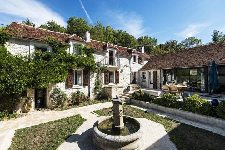 Location de vacances pour 8 personnes, avec Terrasse à Ouanne