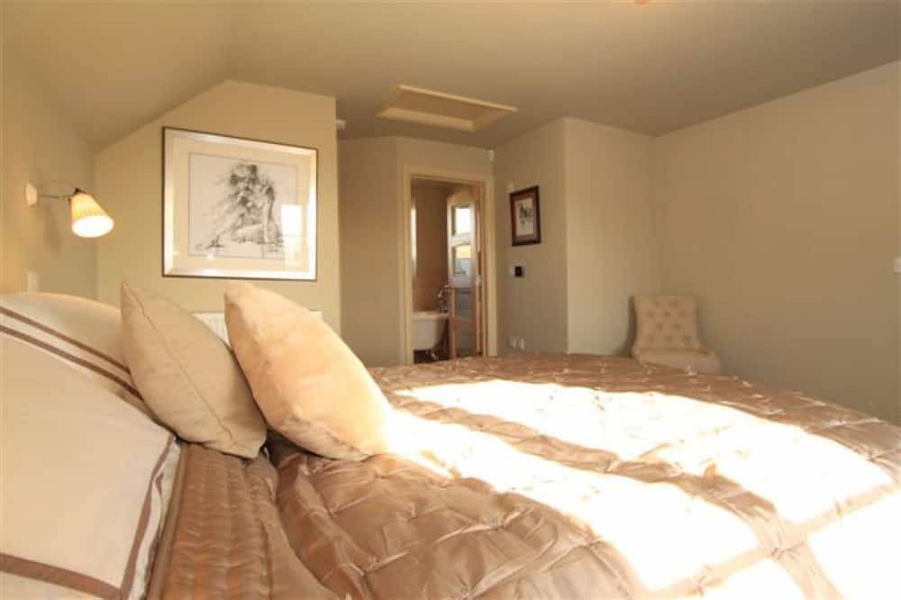 Entire apartment, The Vine - A  Luxurious Cotswold Escape for Two. in Winchcombe, Gloucestershire