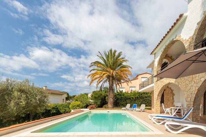 Casa rural para 8 personas, con Balcón y Jardín en Sant Feliu de Guíxols - 2