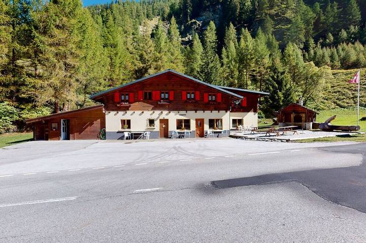 Gîte pour 28 personnes, avec terrasse dans Vissoie
