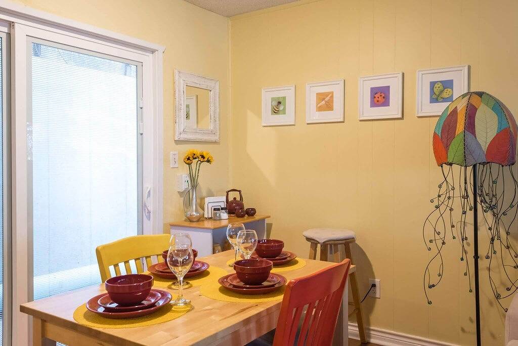 Ganze Wohnung, 2 Blocks zum Park, Springs, River, Trails, Bootfahren; 2 Meilen in die Innenstadt; Kingsize-Bett in Austin, Travis County