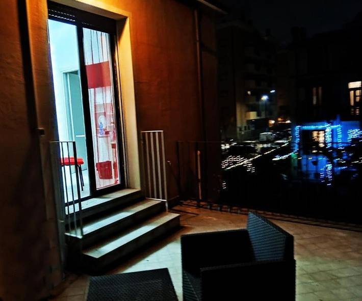 Alojamiento y desayuno para 2 personas, con terraza en Milán