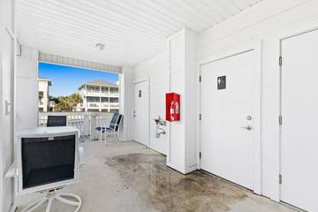 Vacation House for 11 Guests in Pensacola Beach, Emerald Coast, Picture 2