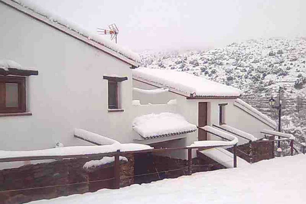 Casa rural (alquiler íntegro) Reul Alto Cortijos Rurales para 8 personas in Laroya, Provincia de Almería