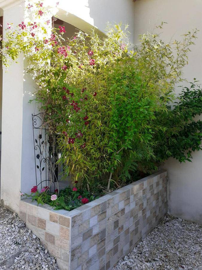 Gîte pour 5 personnes, avec vue ainsi que jardin et piscine à Volvent - 3