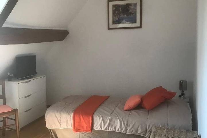 Location de vacances pour 5 personnes, avec Jardin et Piscine à Nazelles-Négron - 3