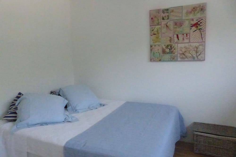 Apartamento entero, Hermosas F2 nuevos, cómodo, tranquilo, a 2 pasos del centro de Sommieres in Sommières, Region de Nimes