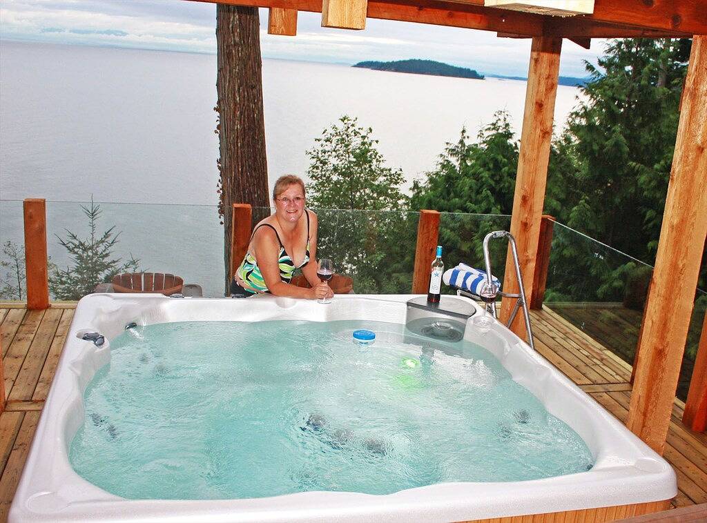 Beachside Ocean Vista Suite, Ufergegend, Whirlpool, Strand in Sechelt, Sunshine Coast Regional District