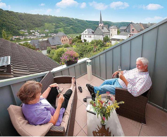 Ferienwohnung für 5 Personen, mit Balkon und Terrasse sowie Ausblick in Enkirch