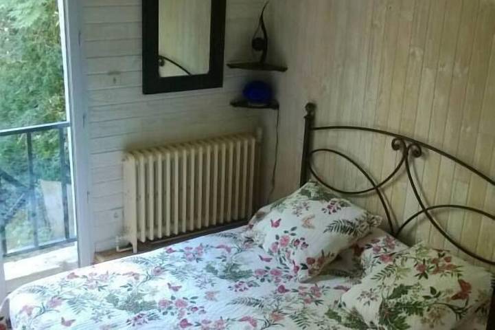 Location de vacances pour 8 personnes, avec terrasse et jardin dans Fontrieu - 2