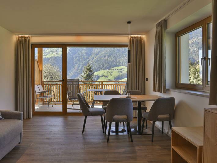 Ferienwohnung für 4 Personen, mit Whirlpool und Garten sowie Balkon in Schenna - 2