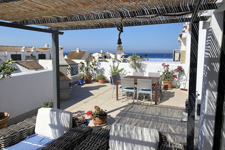 Apartamento de vacaciones para 7 personas, con piscina además de balcón y jardín - 1