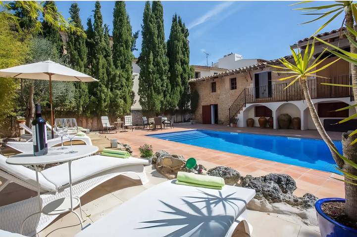 Room 'Suite Garden 2' with Shared Pool, Wi-Fi and Air Conditioning in Alaró, Centrala Mallorca