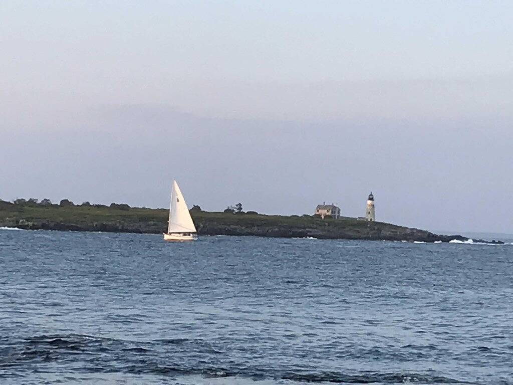 Charmantes Ferienhaus mit Meerblick in Biddeford Pool. 200 Yards bis 2 Mile Beach in Biddeford, York County