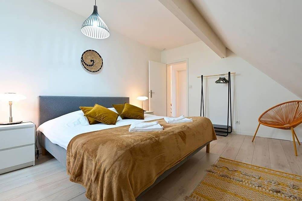 Spacious house near Lille, with garden and parking in Marcq-en-Barœul, Lille region