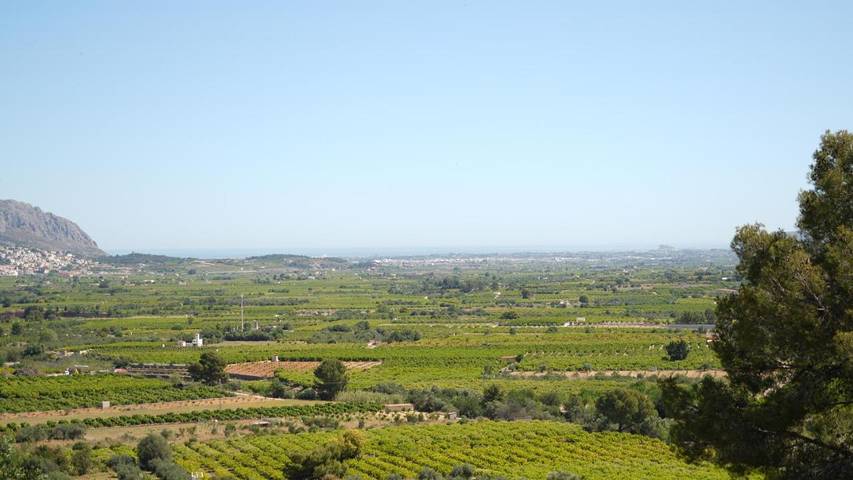 Casa rural para 12 personas, con piscina y balcón además de jardín y vistas en Orba - 2