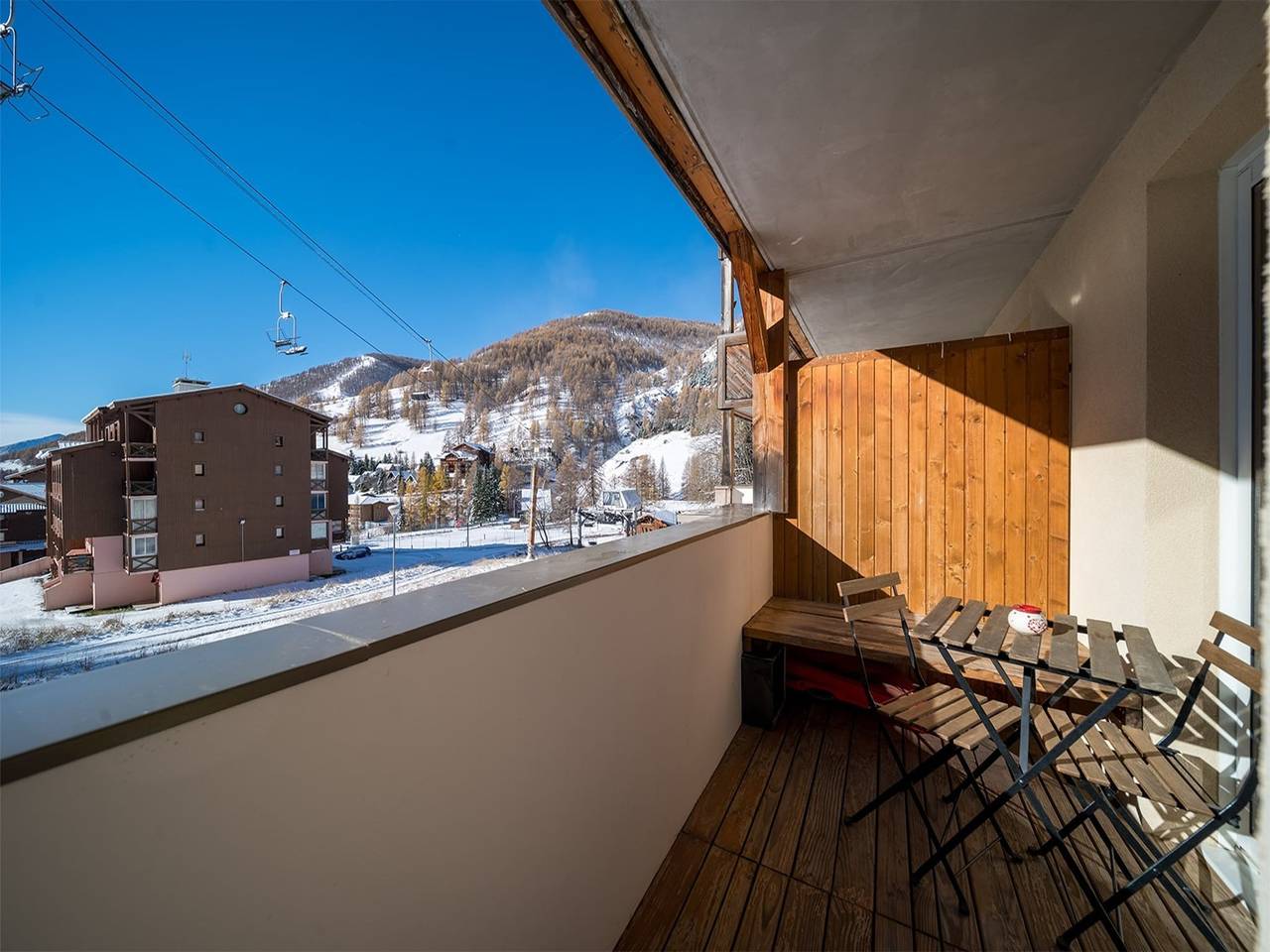 Entire apartment, Apartment in Allos with Mountain Views in La Foux d'Allos, Allos