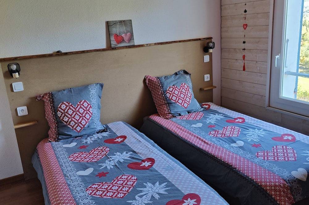 Gîte juqu'à12 personnes  en pleine nature in Seyne-les-Alpes, Alpes-de-Haute-Provence