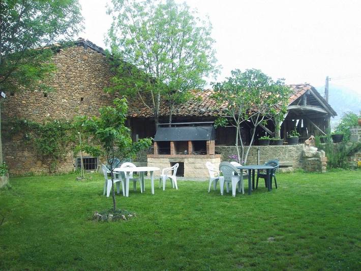 Casa de vacaciones para 2 personas, con Balcón y Jardín en Liébana