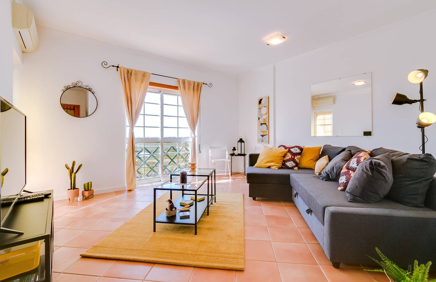 Geheel appartement, The Nest Apartment - Sea View - Faro in São Pedro, Faro