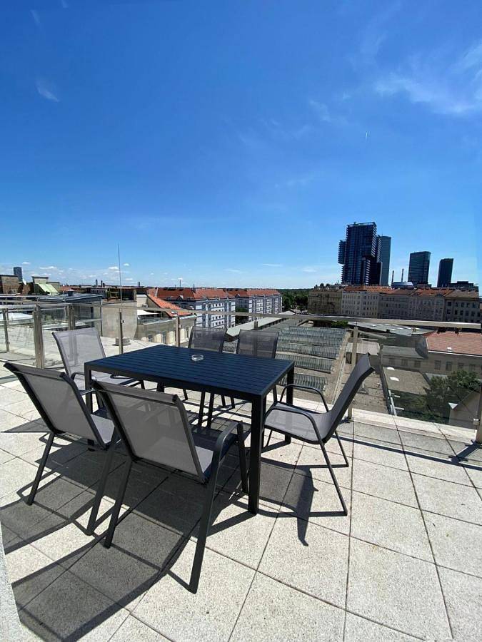 Ganze Wohnung, Rooftop Apartment for 6, Air Conditioning, Rooftop Terrace, Metro U3 in Wien, Donau Niederösterreich