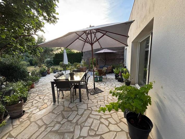 Location de vacances pour 8 personnes, avec Terrasse ainsi que Jardin et Vue dans Circuit des 24 Heures du Mans - 2