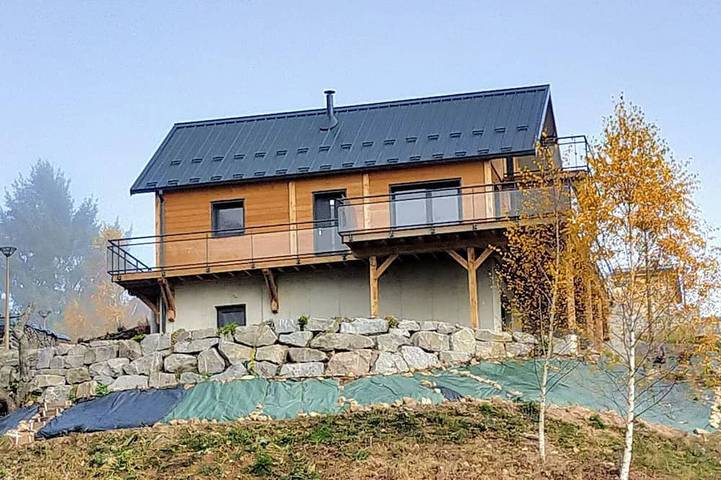 Chalet pour 2 personnes, avec terrasse et jacuzzi ainsi que jardin et piscine en Alsace