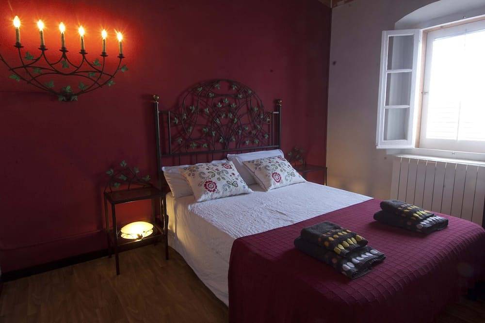 Charming traditional beach house, next to Barcelona! in el Masnou, Costa del Maresme