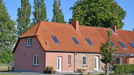 Ferienwohnung für 2 Personen, mit Terrasse und Garten in Schaprode