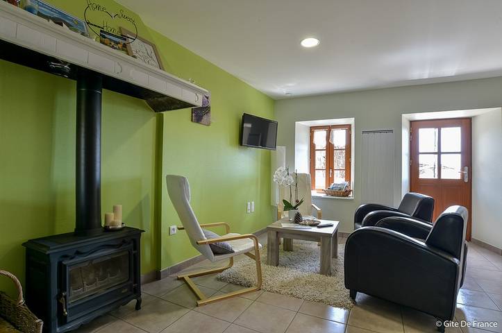 Gîte pour 4 personnes, avec jardin ainsi que terrasse et vue, animaux acceptés en Auvergne - 4