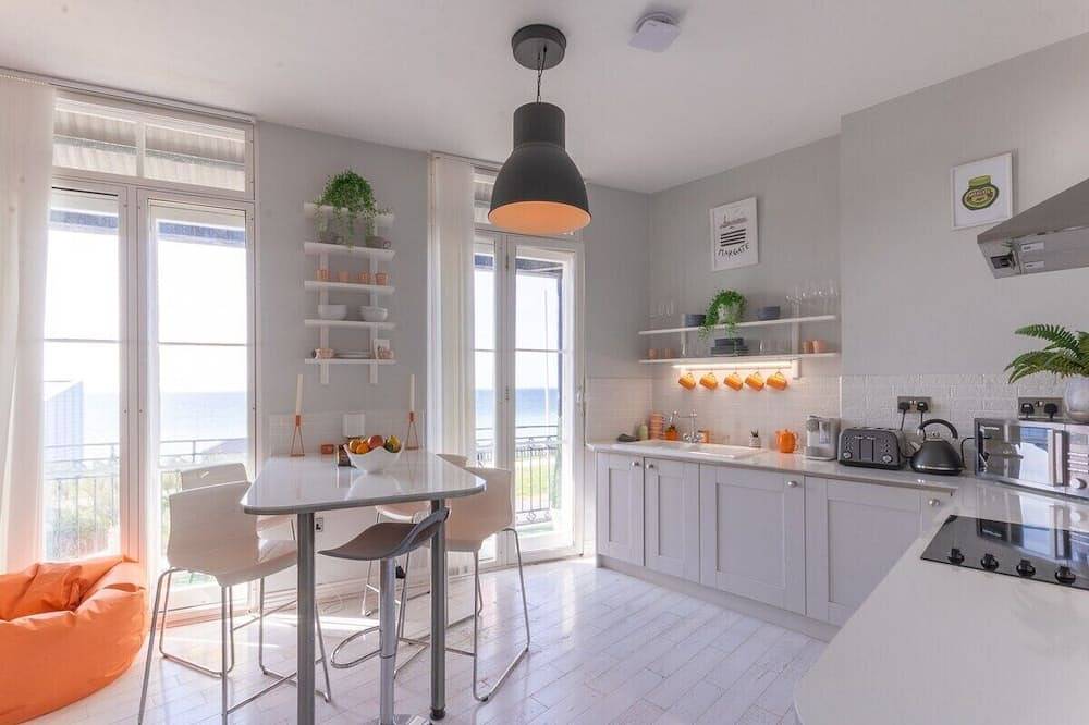 Entire apartment, Seaview Apartment by Turner Contemporary, Margate By Adliv in Botany Bay, Kent