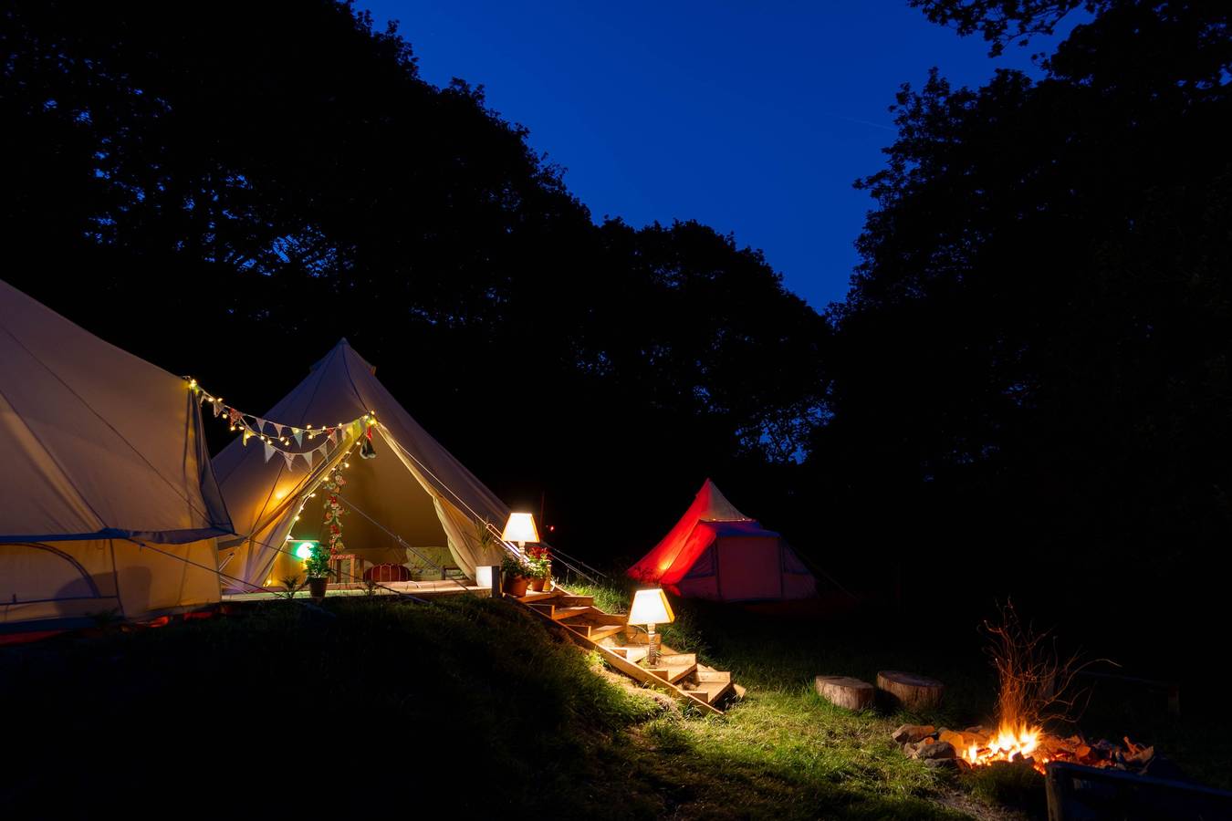 Wood Cabin & 4 Large Bell Tents - Hapus Hideaway in Conwy region