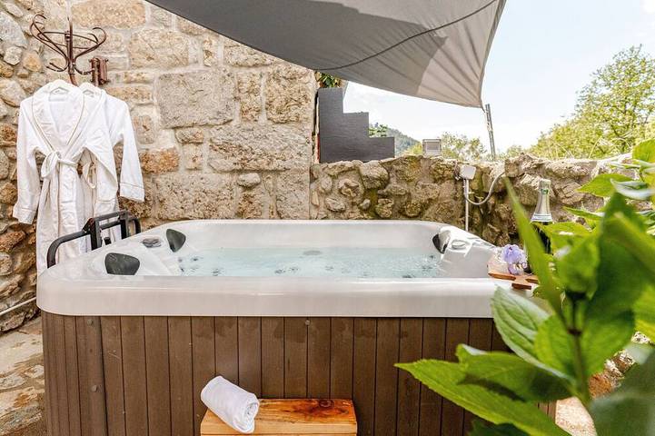 Maison de vacances pour 4 personnes, avec jacuzzi ainsi que terrasse et jardin, animaux acceptés